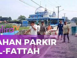 Warga Bela Rakyat Bangun Lahan Parkir Masjid Al-Fattah Secara Swadaya dan Gotong Royong